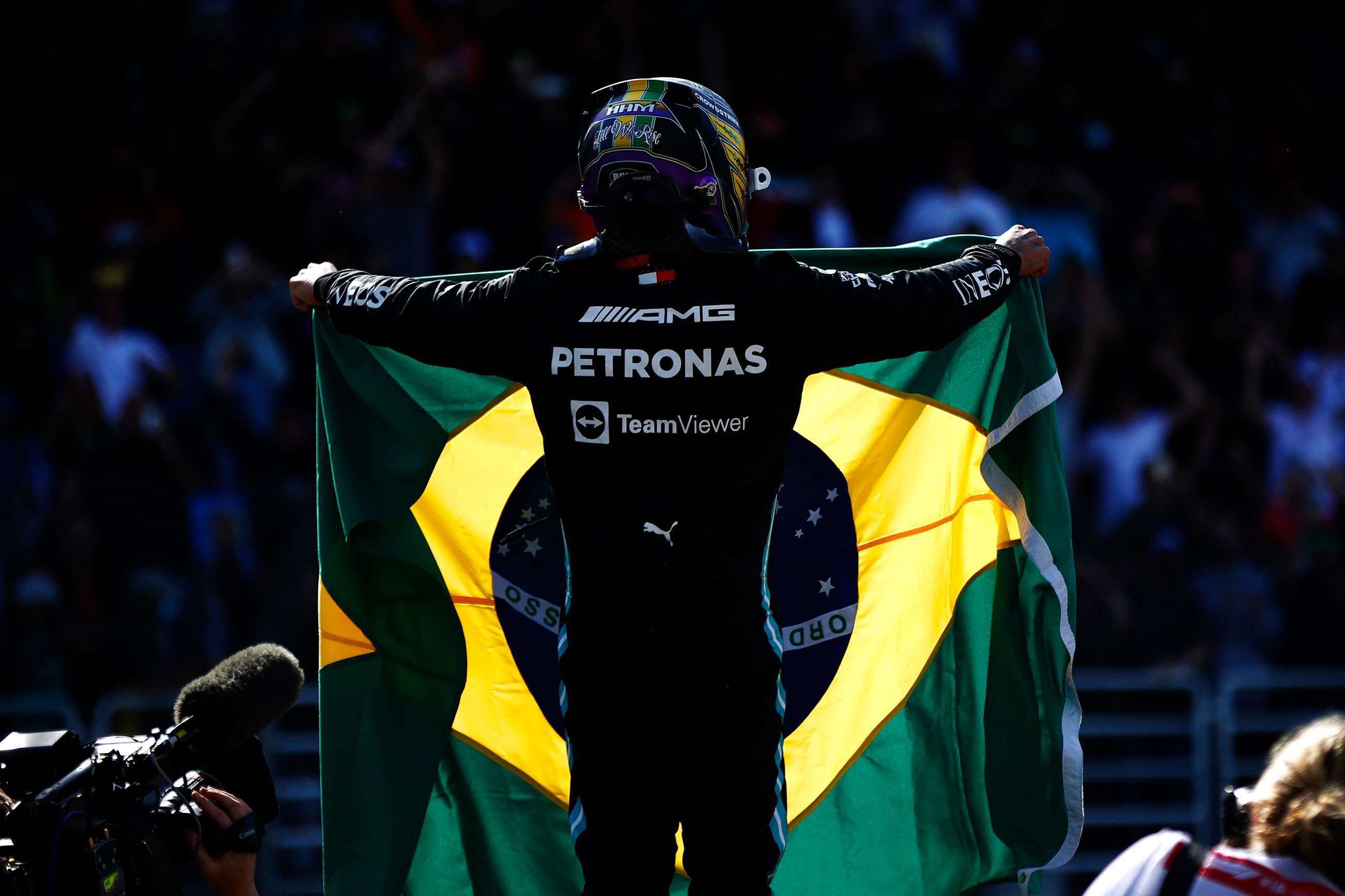 f1-2021-brazil-lewis-hamilton-brazillian-flag-andy-hone-mi-goodwood-15112021.jpg