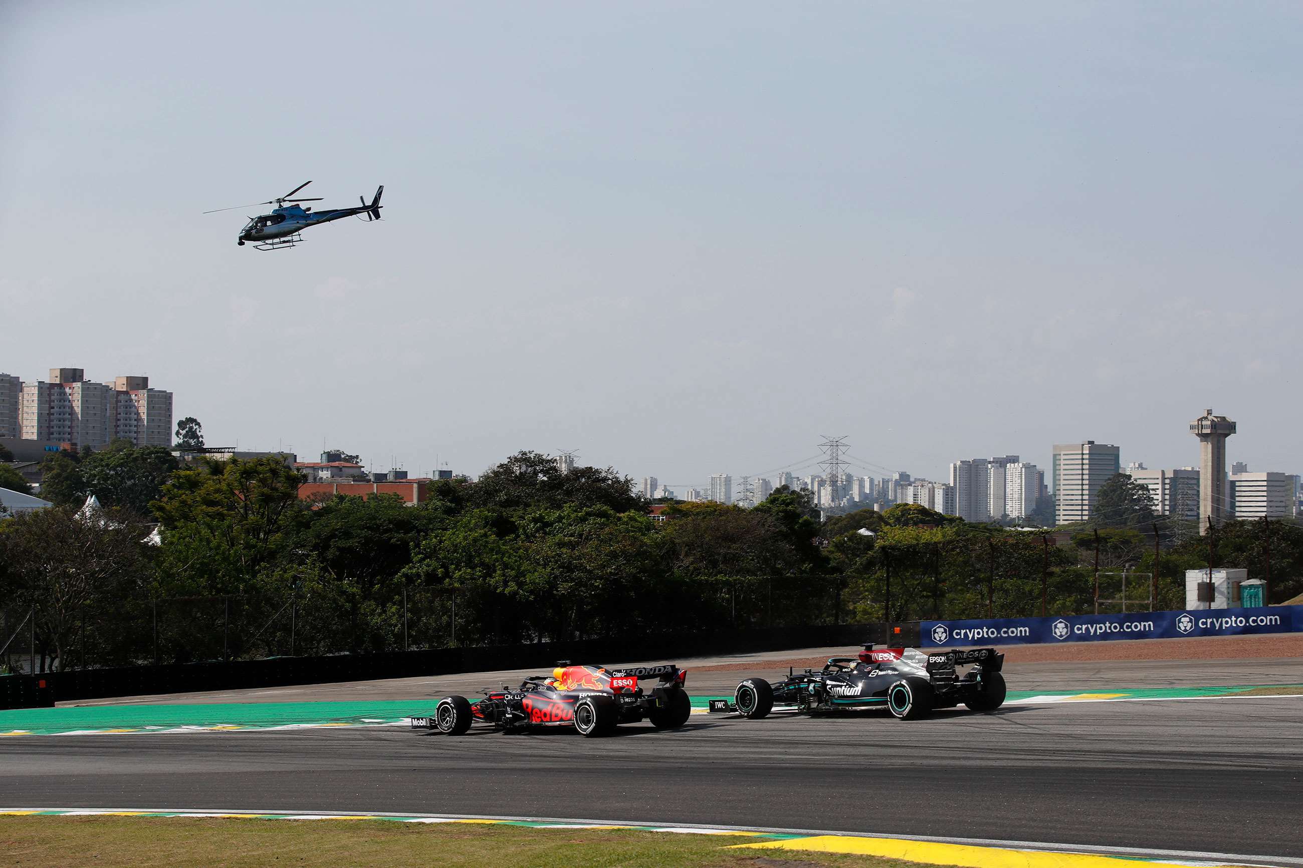 f1-2021-brazil-lewis-hamilton-mercedes-w12-max-verstappen-red-bull-rb16b-off-track-charles-coates-mi-goodwood-15112021.jpg