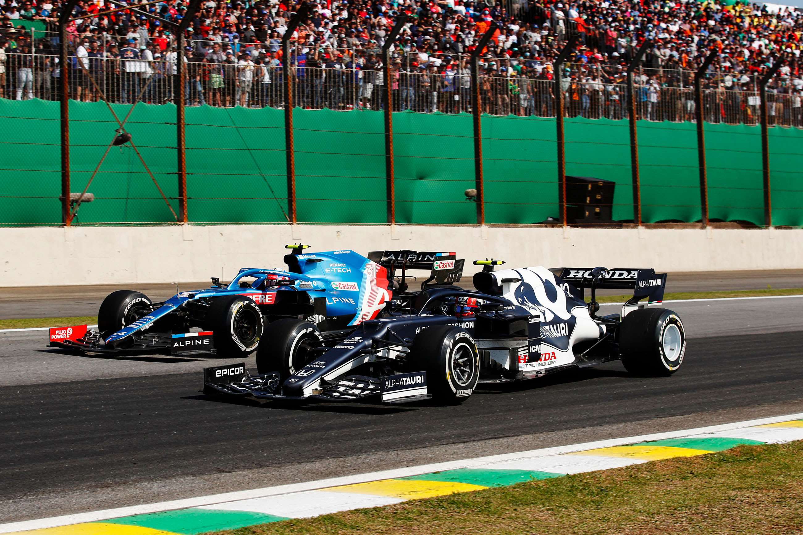 f1-2021-brazil-pierre-gasly-alphataura-at02-esteban-ocon-alpine-a521-charles-coates-mi-goodwood-15112021.jpg