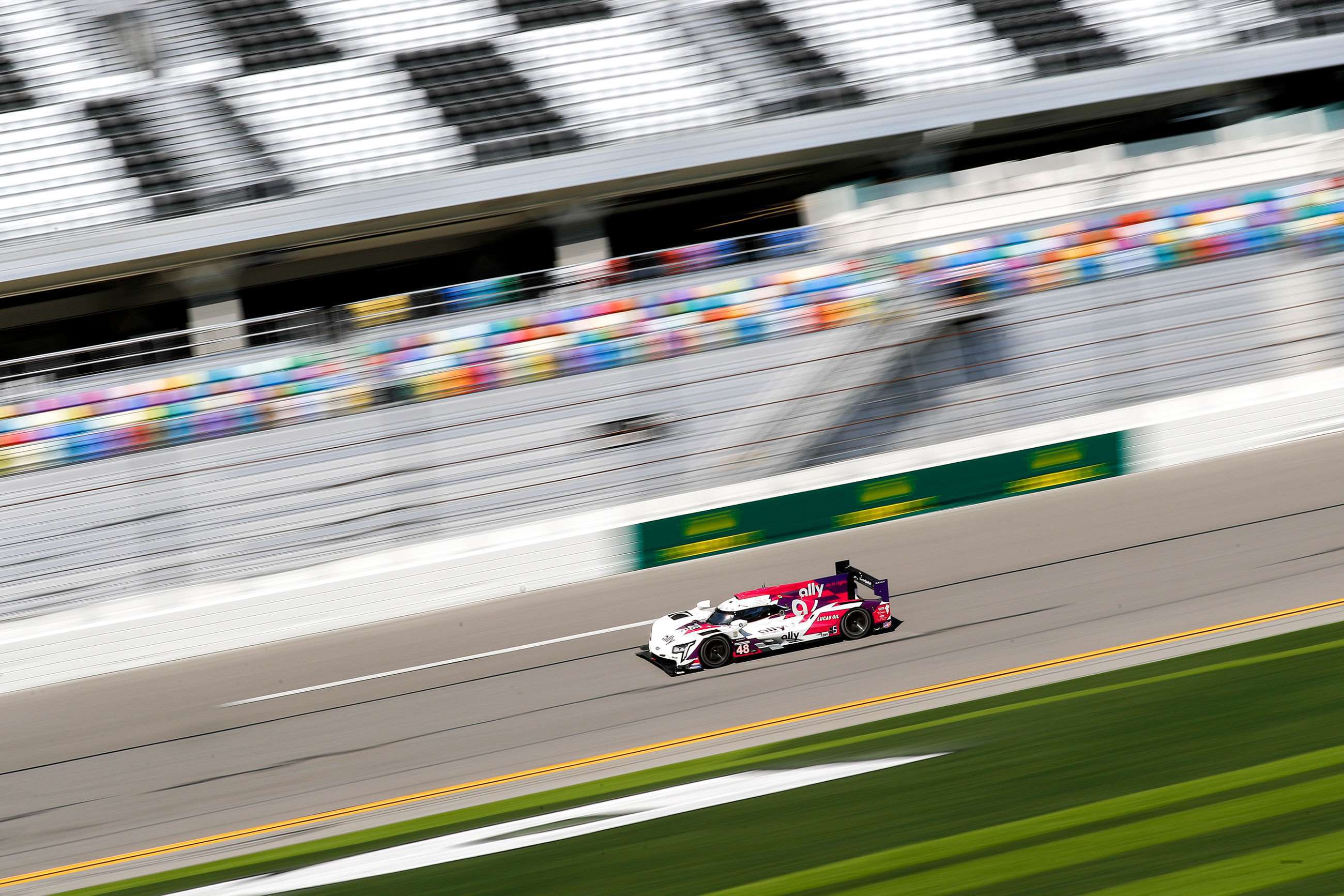 daytona-24-2021-johnson-kobayashi-pagenaud-rockenfeller-cadillac-dpi-mi-goodwood-01022021.jpg