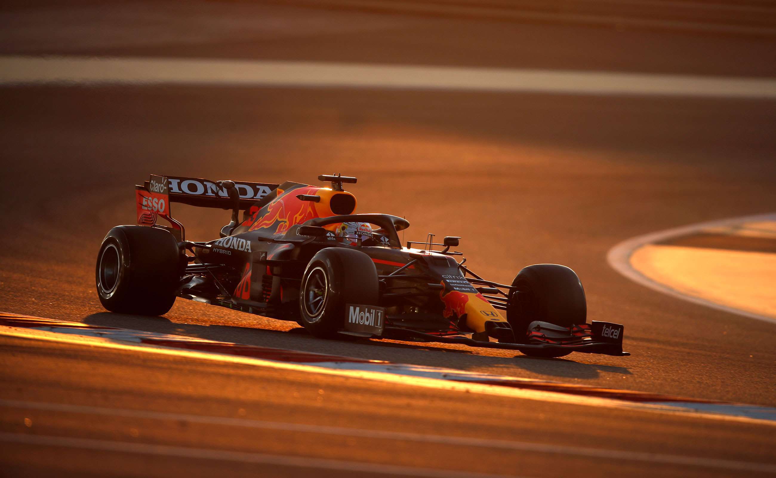 f1-2021-pre-season-testing-bahrain-red-bull-rb16b-max-verstappen-charles-coates-mi-goodwood-15032021.jpg