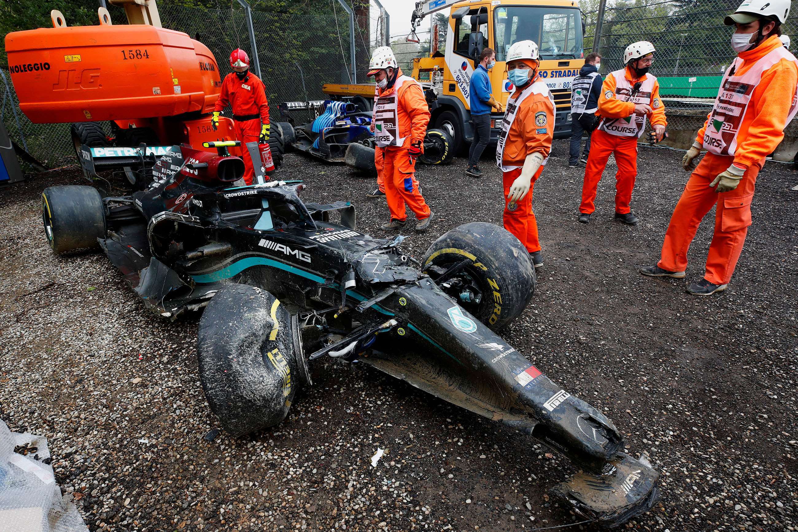 f1-2021-imola-valtteri-bottas-mercedes-w12-george-russell-williams-fw43b-crash-charles-coates-mi-goodwood-19042021.jpg