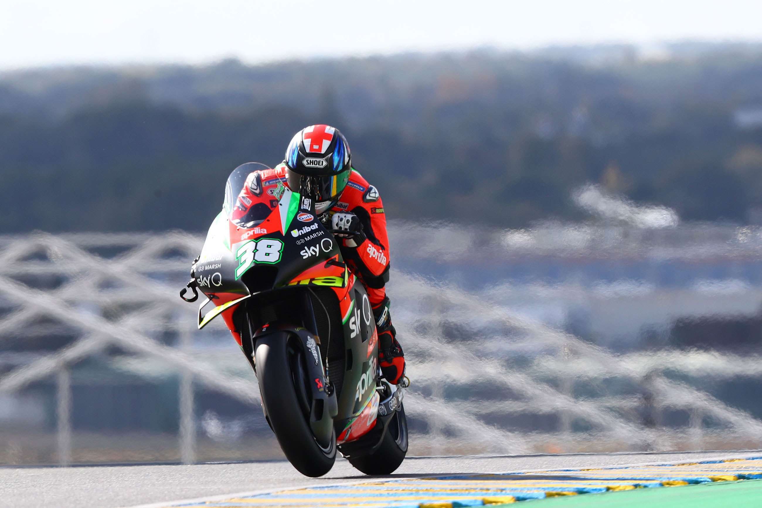 motogp-2020-le-mans-bradley-smith-aprilia-gold-and-goose-mi-goodwood-01042021.jpg