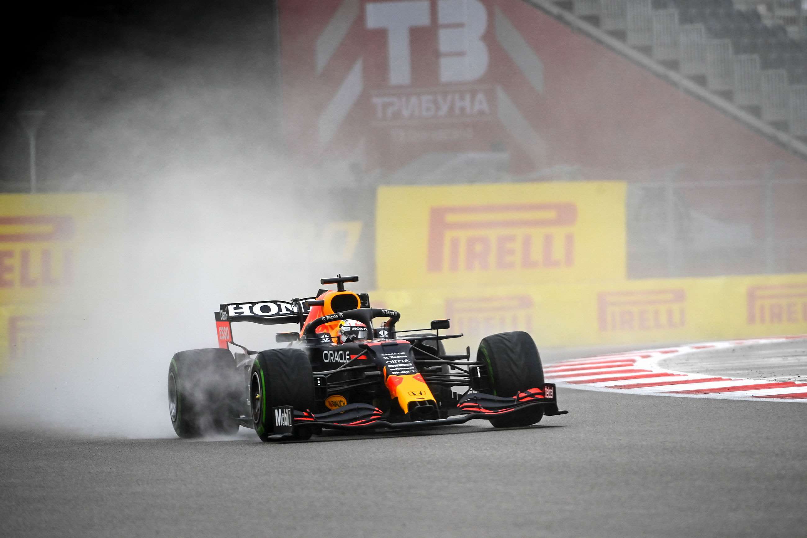 f1-2021-russia-max-verstappen-red-bull-rb16b-mark-sutton-mi-goodwood-27092021.jpg