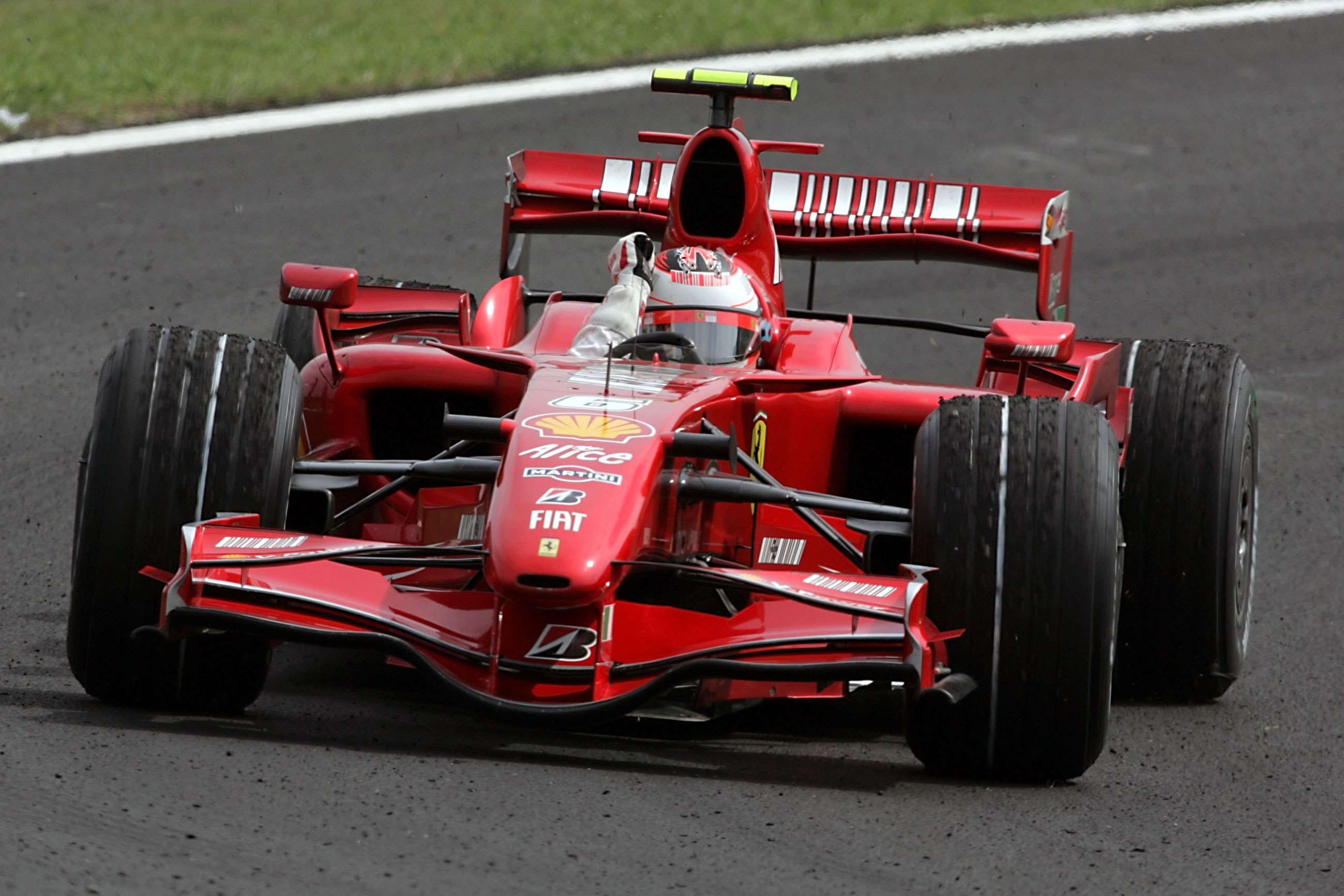 f1-2007-brazil-kimi-raikkonen-champion-ferrari-f2007-gareth-bumstead-mi-07012022.jpg