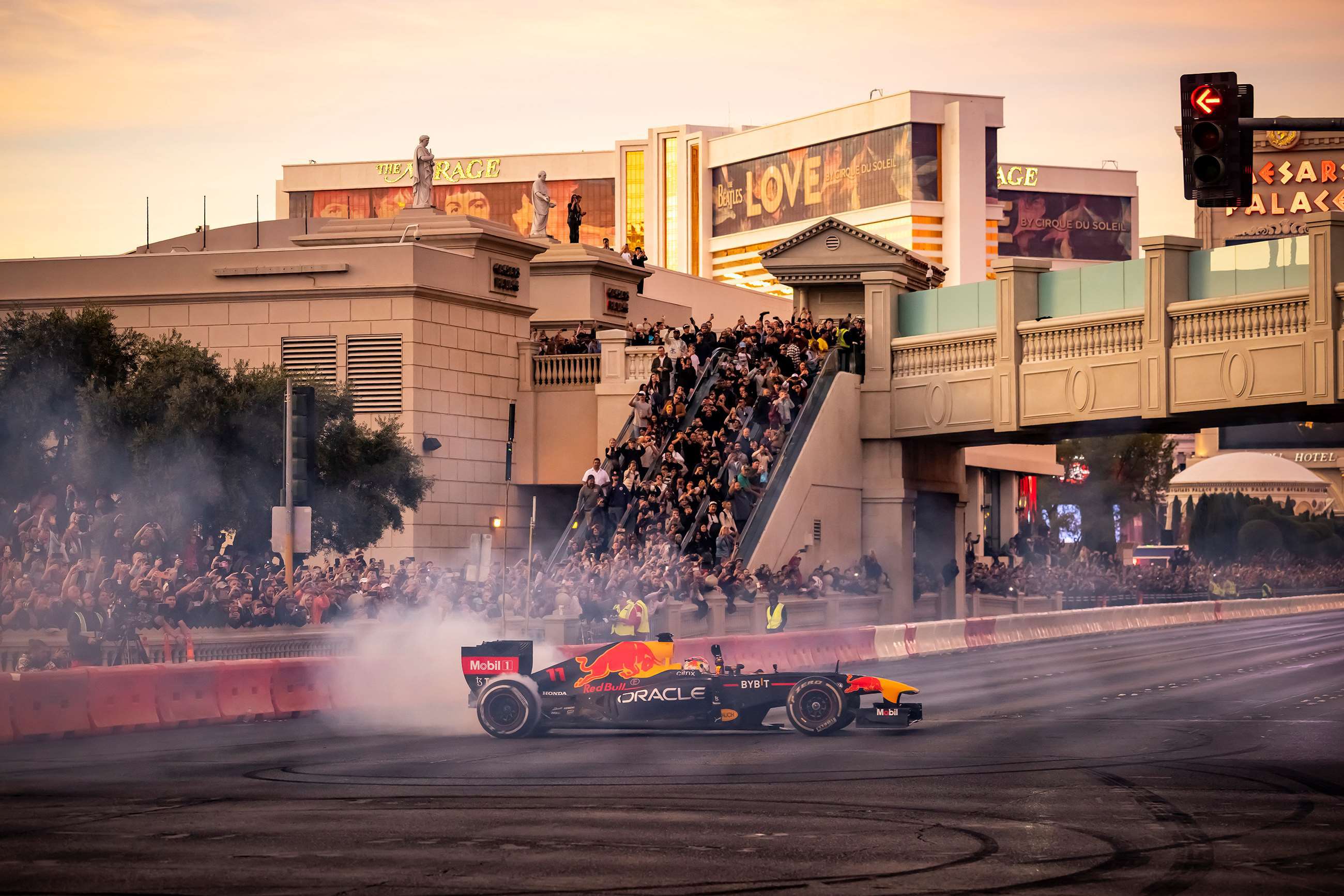 red-bull-las-vegas-redbull-content-pool-01.jpg