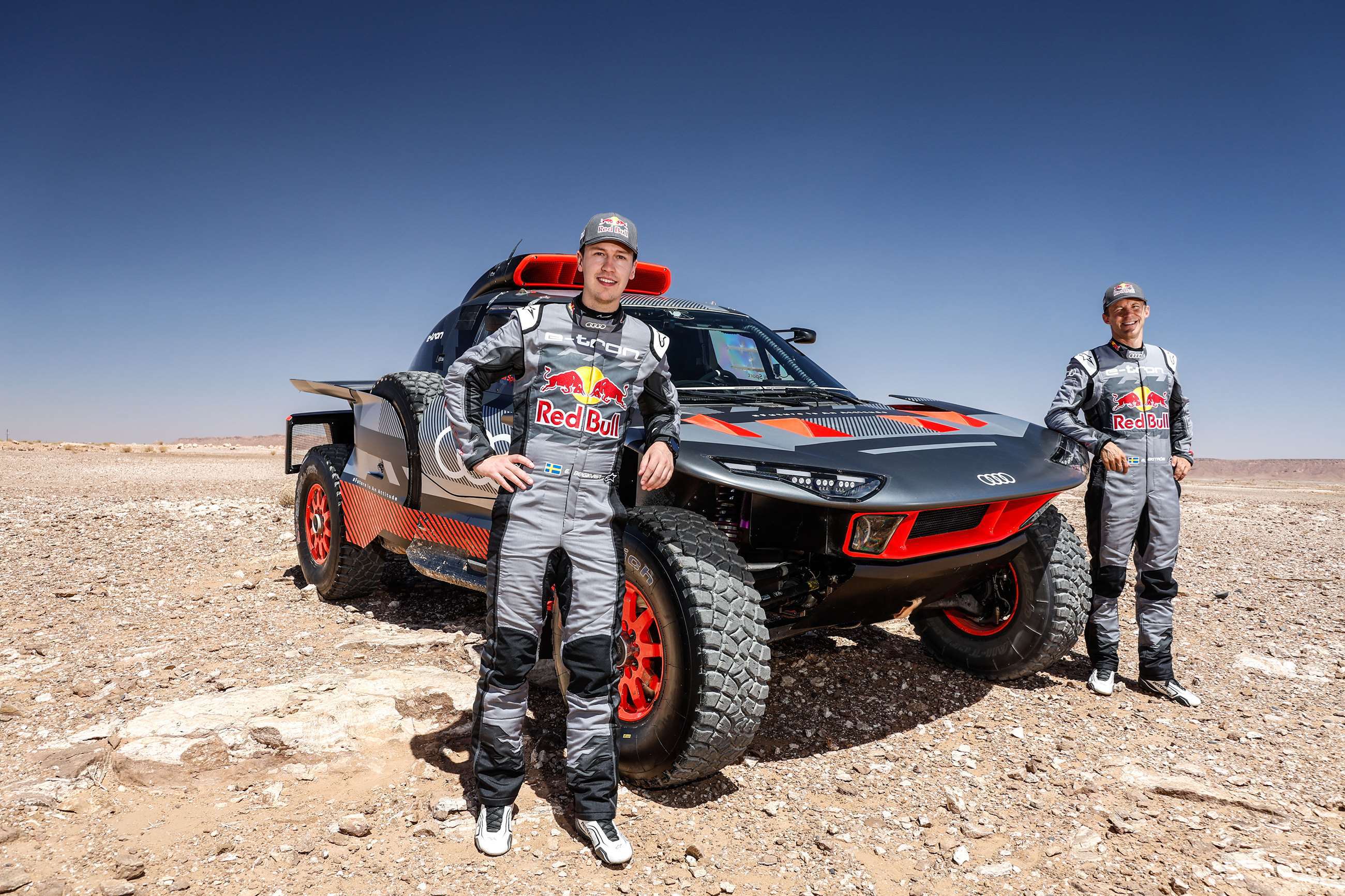 dakar-2023-preview-audi-rs-q-e-tron-02.jpg