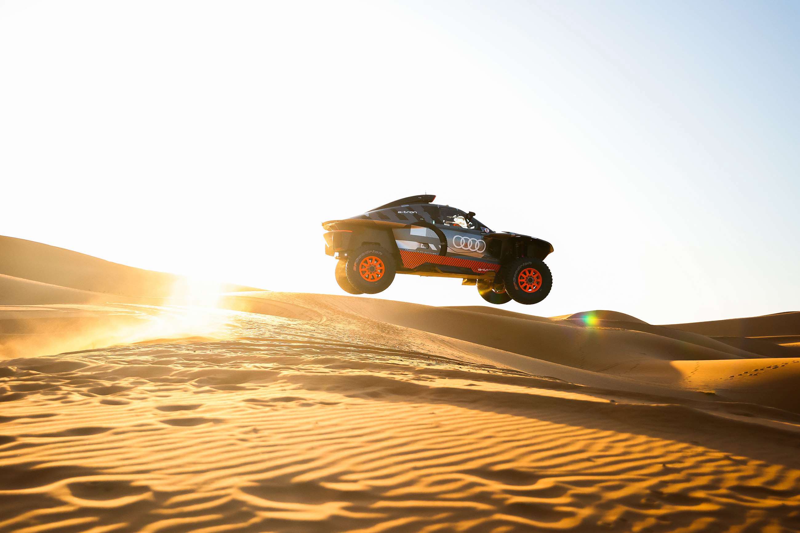 dakar-2023-preview-audi-rs-q-e-tron-03.jpg