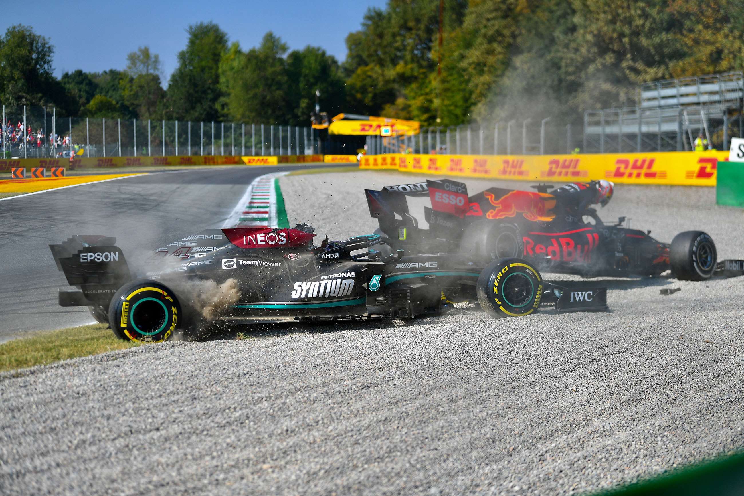 f1-2021-lewis-hamilton-max-verstappen-crash-monza-jerry-andre-mi-17022022.jpg