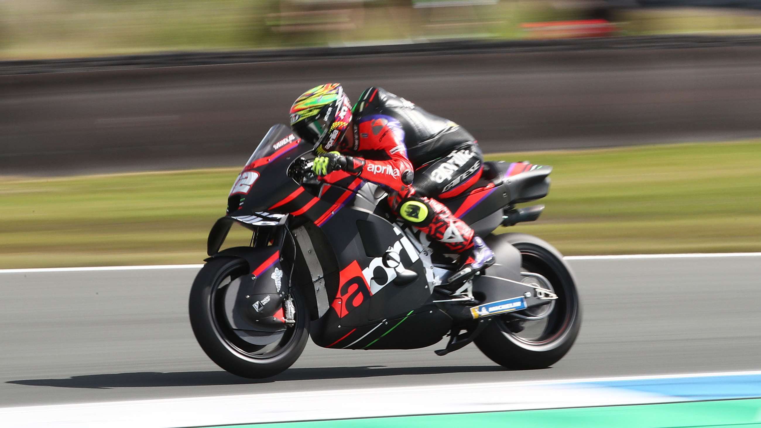 motogp-aprilia-mi-05.jpg