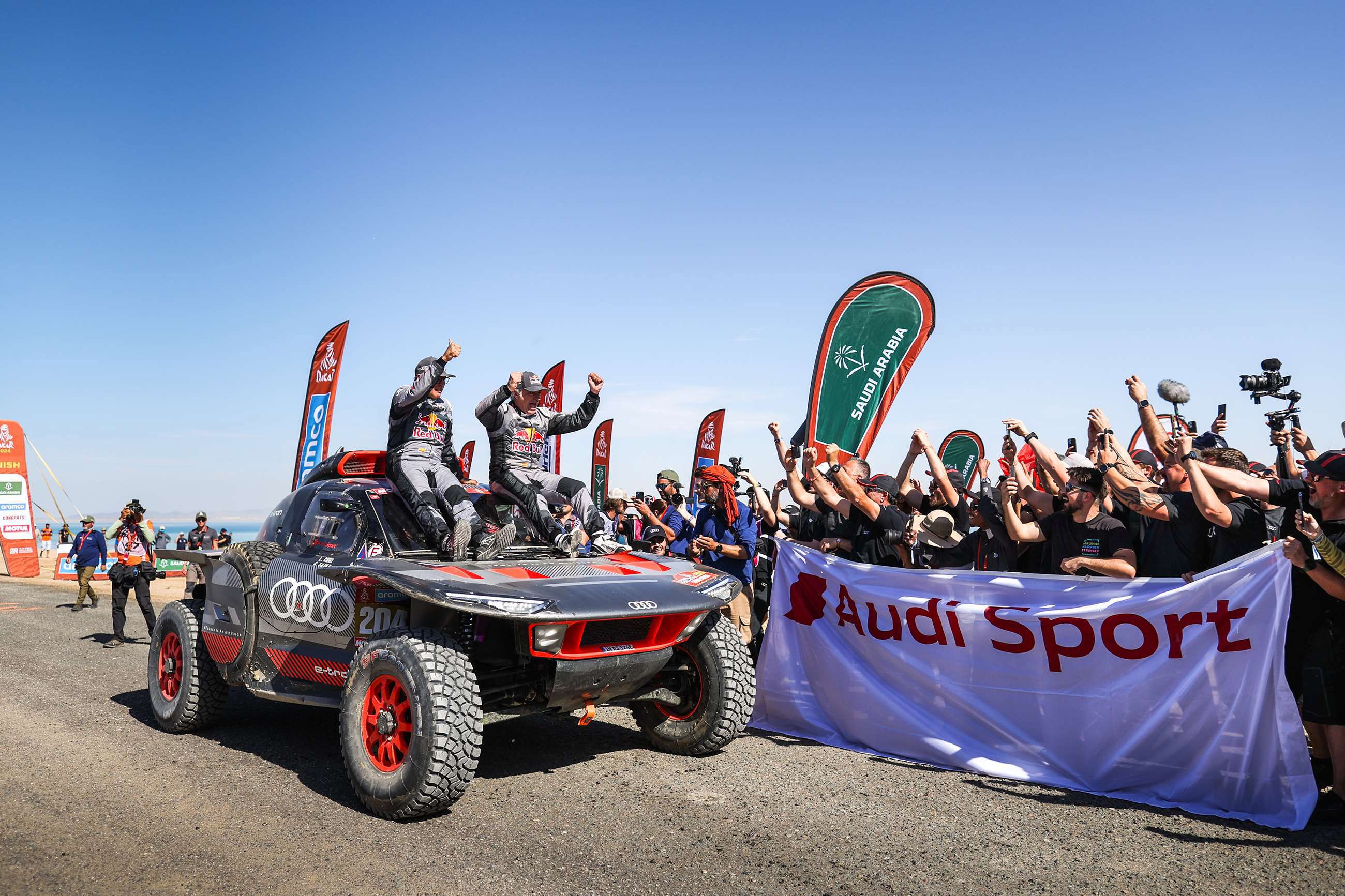 carlos-sainz-wins-2024-dakar-rally--03.jpg