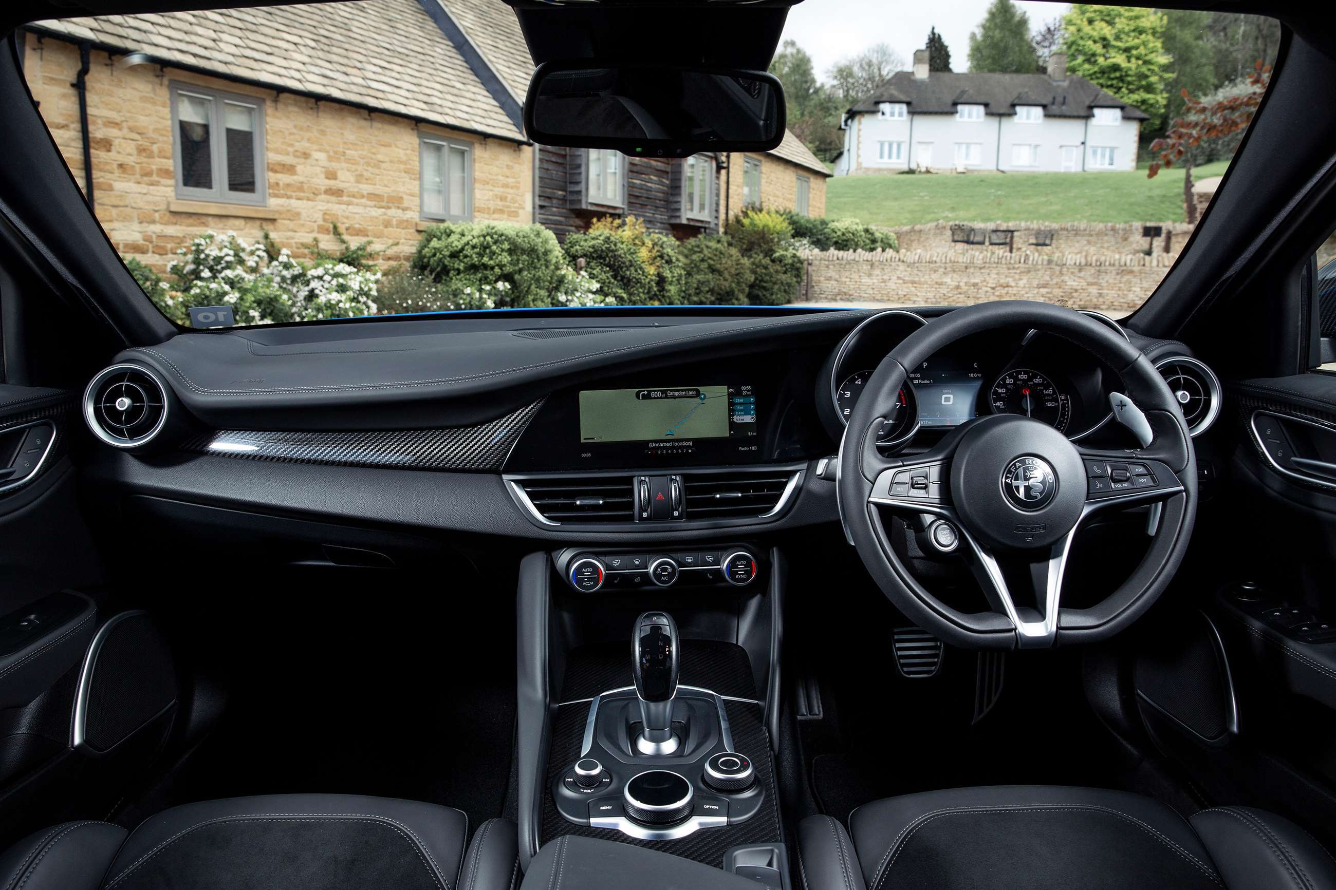 alfa-romeo-giulia-veloce-interior-goodwood-14102019.jpg