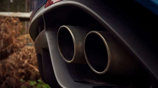 alfa-romeo-giulia-quadrifoglio-exhaust-sean-ward-goodwood-26112012.jpg