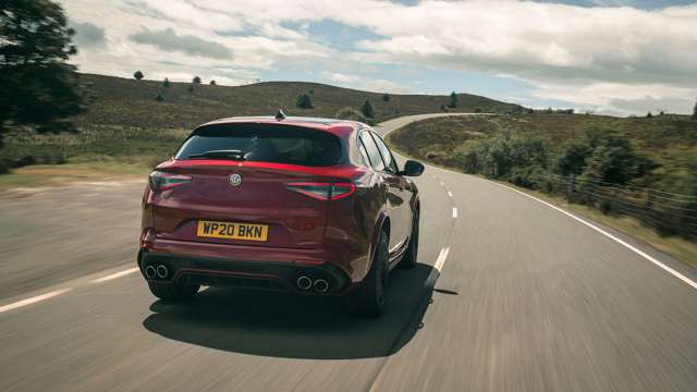 alfa-romeo-stelvio-quadrifoglio14.jpg