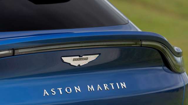 aston-martin-dbx707-first-drive-05.jpg