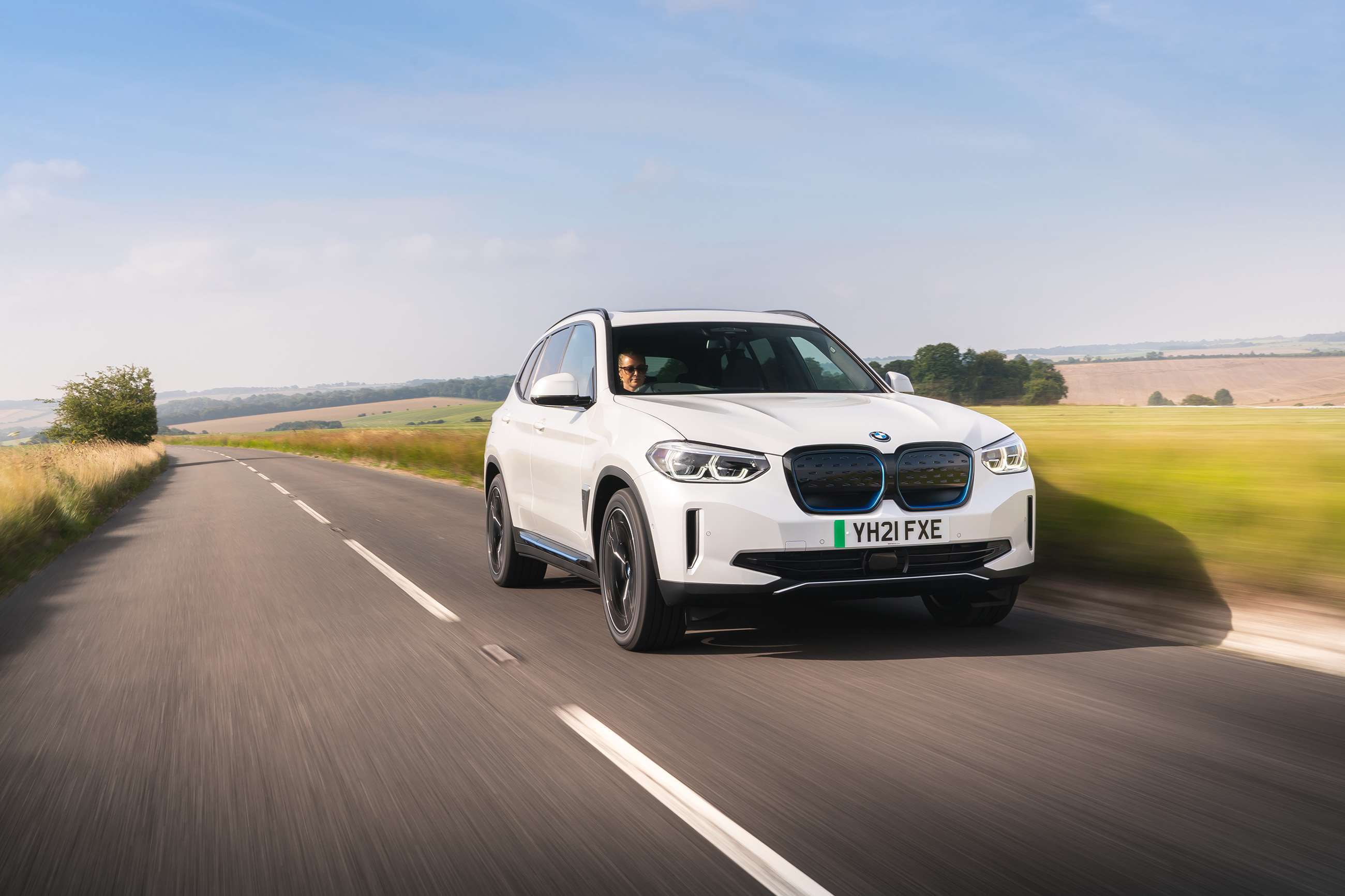 bmw-ix3-review-26012209.jpg