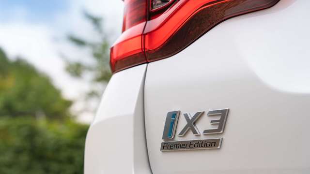 bmw-ix3-review-26012213.jpg