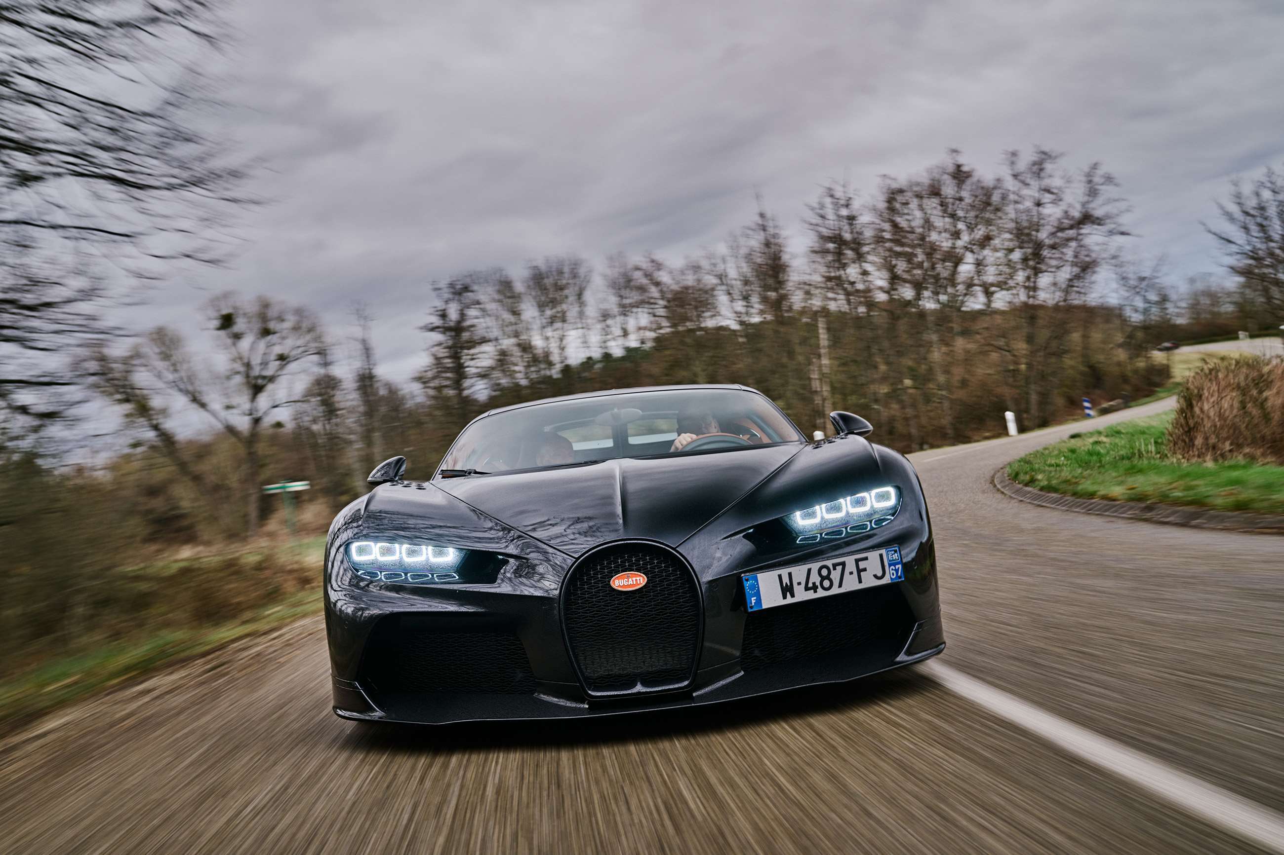 bugatti-chiron-super-sport-review-01042222.jpg