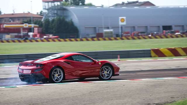 ferrari-f8-tributo-drift-goodwood-03092019.jpg