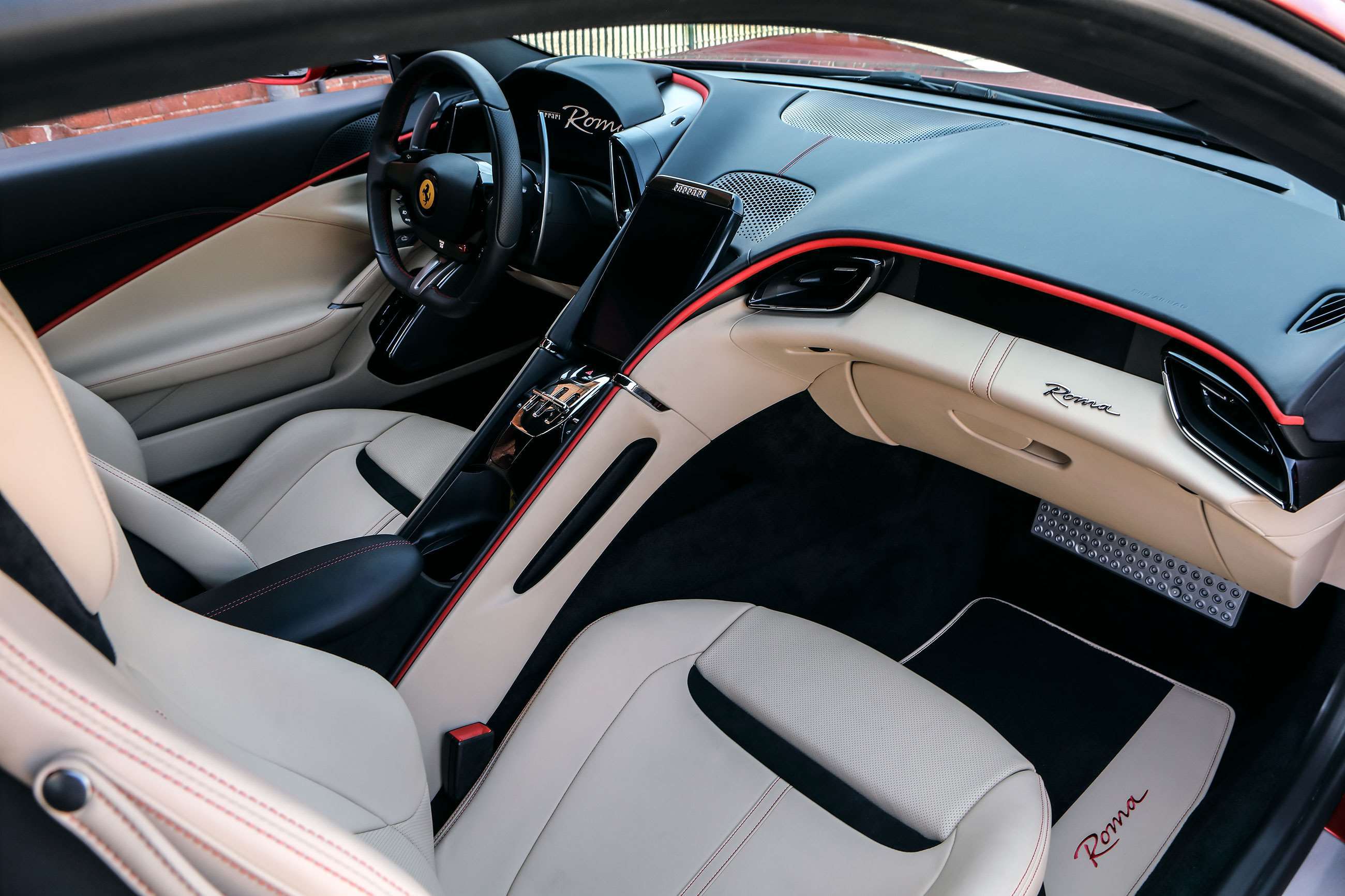 ferrari-roma-interior-goodwood-11082020.jpg