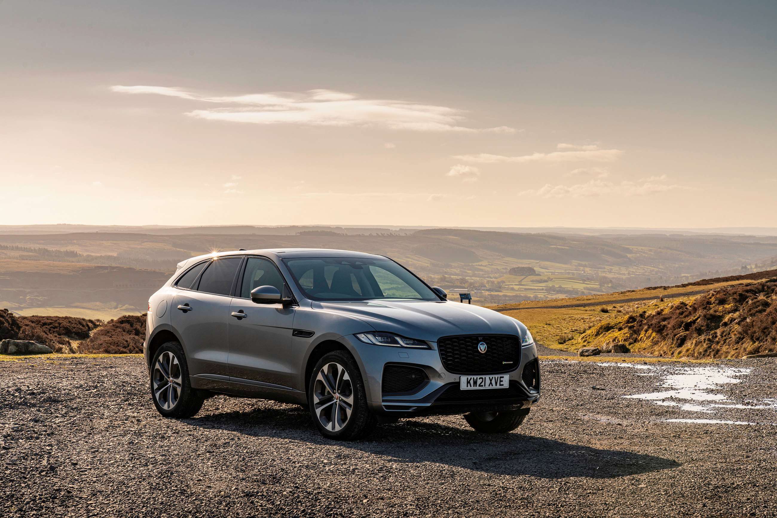 jaguar-f-pace-p400e-r-dynamic-hse-goodwood-2021-1.jpg