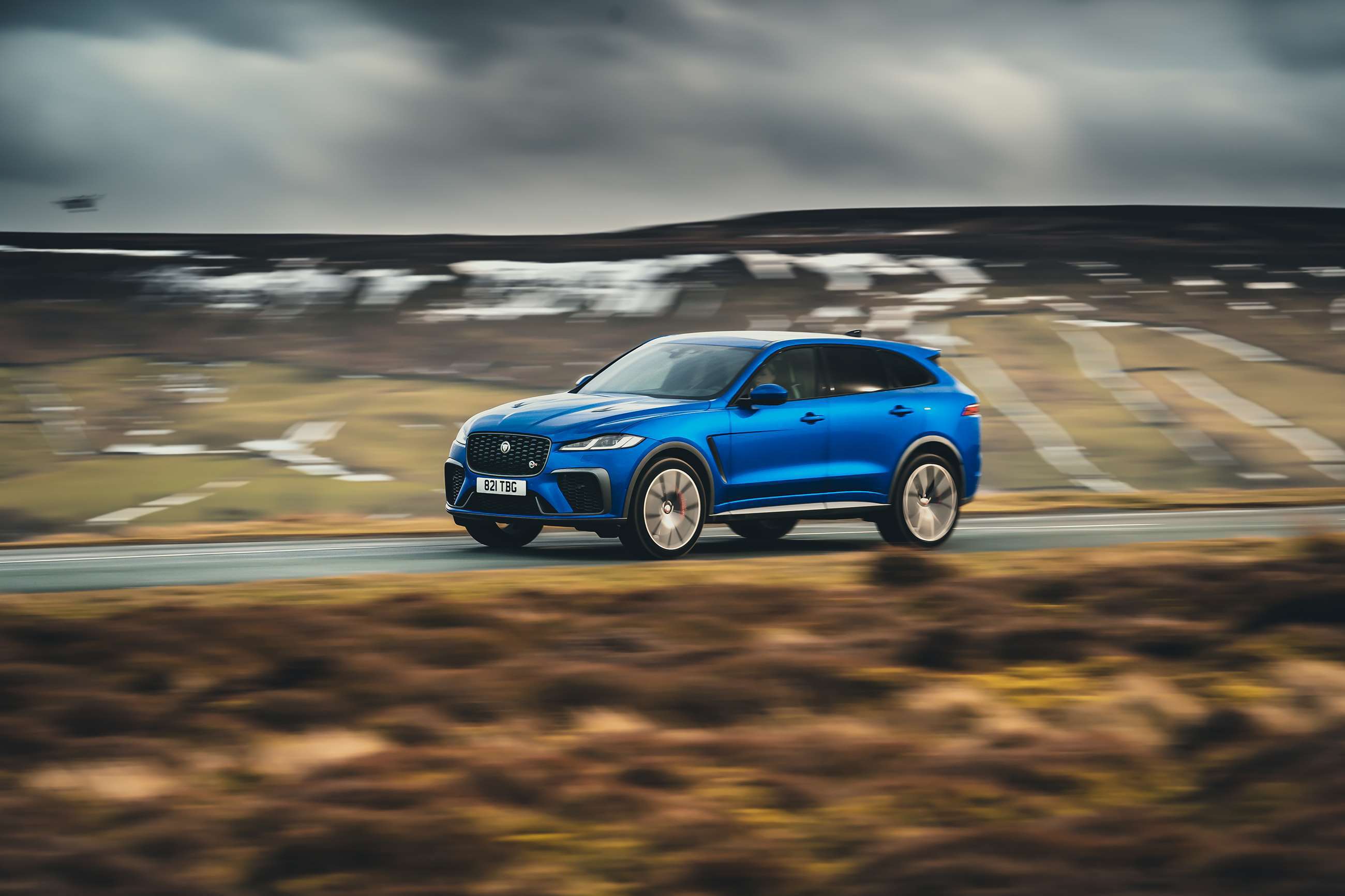 jaguar-f-pace-svr-202106.jpg