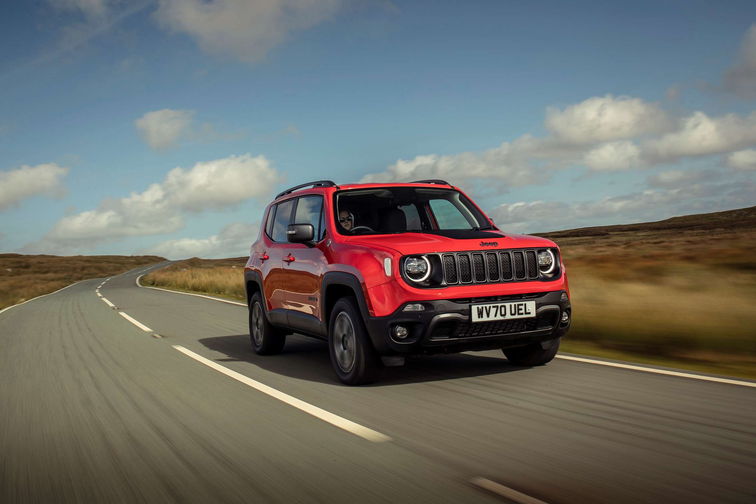 jeep-renegade-trailhawk-4xe01.jpg