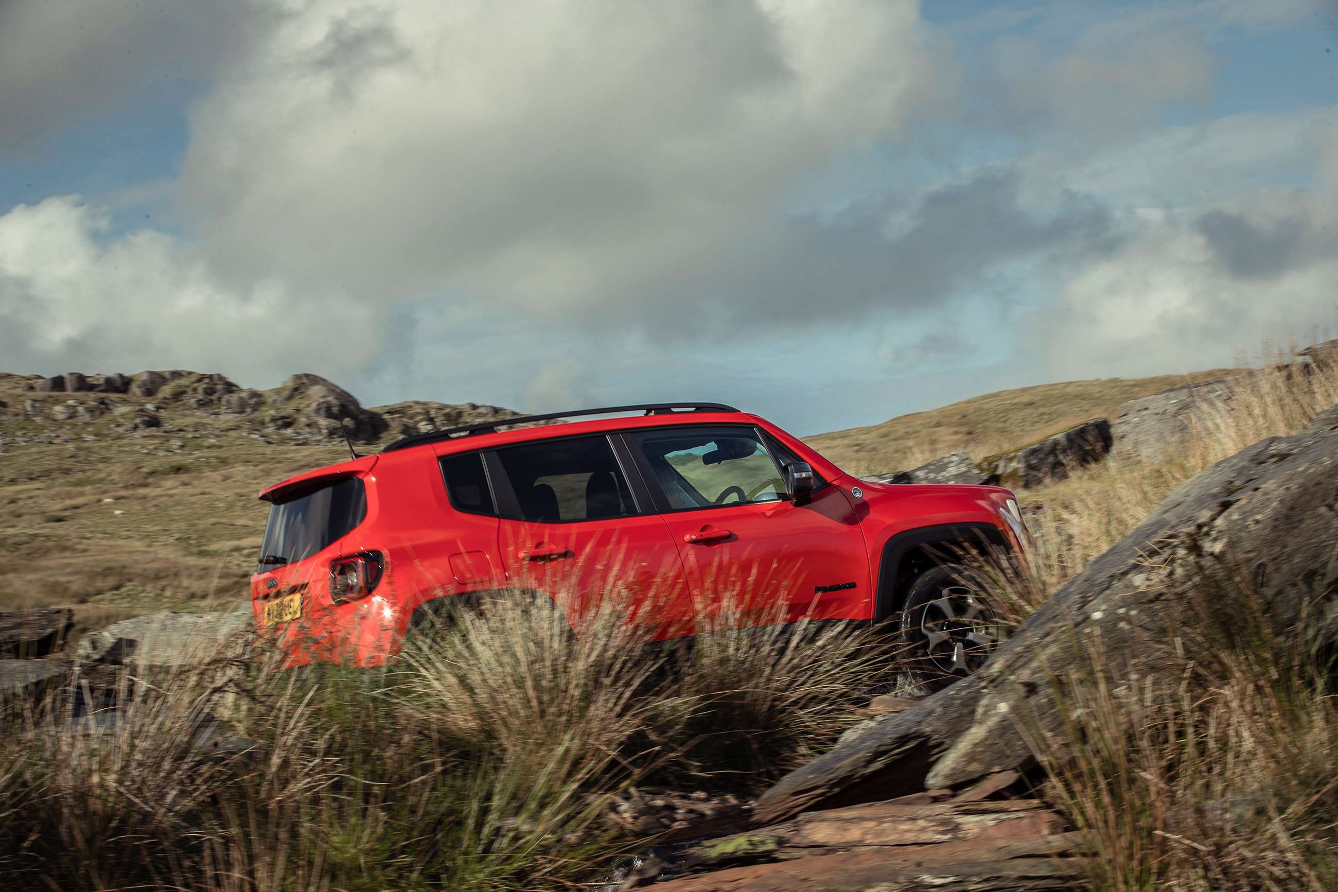 jeep-renegade-trailhawk-4xe03.jpg