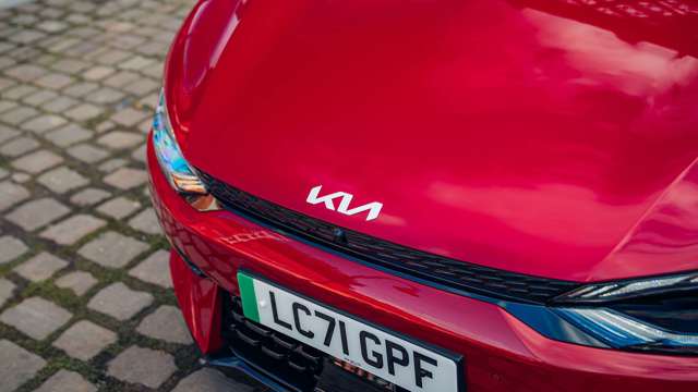 kia-ev6-review-goodwood-25102115.jpg