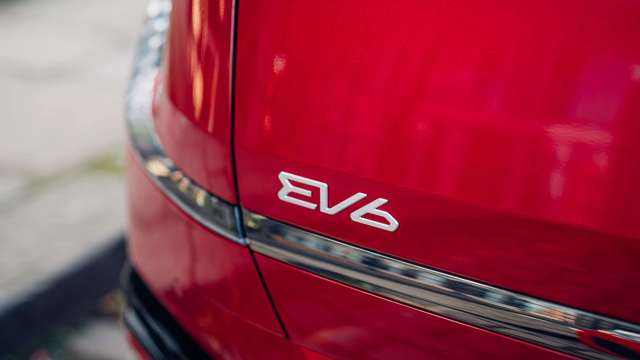 kia-ev6-review-goodwood-25102118.jpg