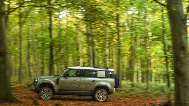 land-rover-defender-off-road-uk-review-review-pete-summers-goodwood-16112020.jpg