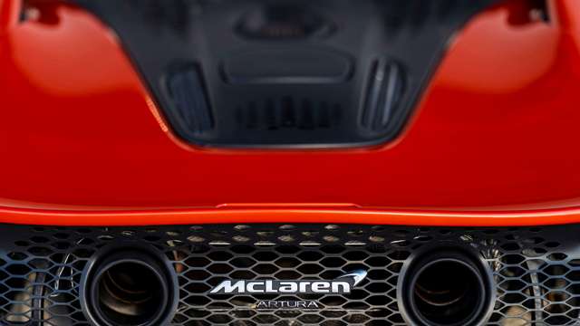 mclaren-artura-first-drive-17.jpg