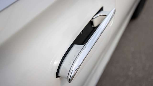 mercedes-s-class-door-handles-goodwood-28012021.jpg