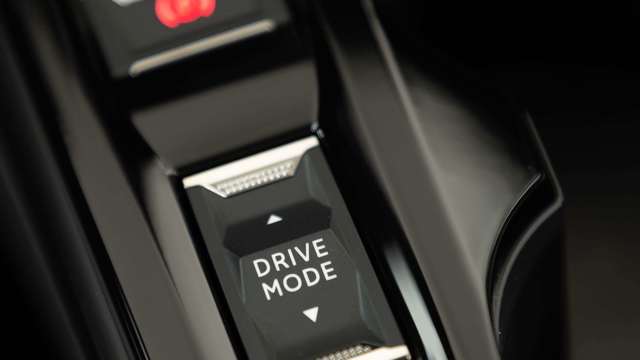 peugeot-208-drive-modes-goodwood-12032021.jpg