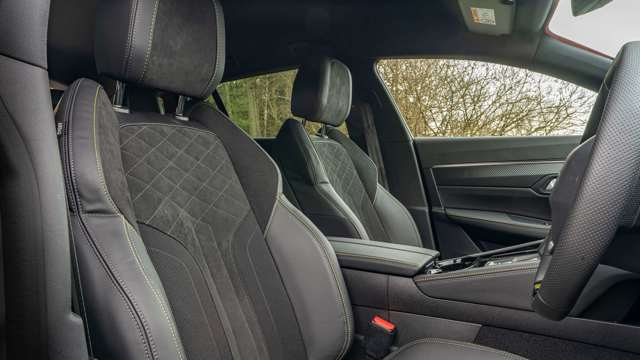 peugeot-508-peugeot-sport-engineered-sw-front-seats-goodwood-14042021.jpg