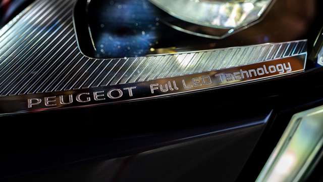 peugeot-508-peugeot-sport-engineered-sw-lights-goodwood-14042021.jpg