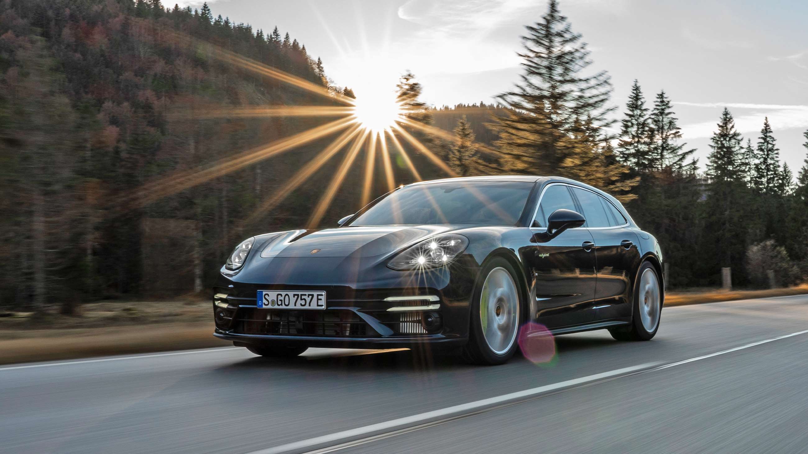 porsche-panamera-turbo-s-e-hybrid-sport-turismo-17.jpg