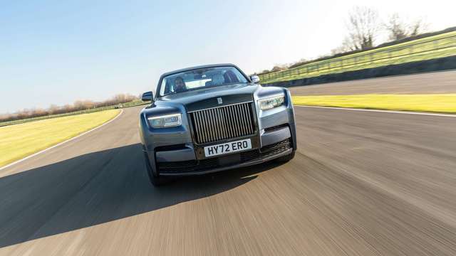 rolls-royce-phantom-goodwood-test-2023-review-07.jpg