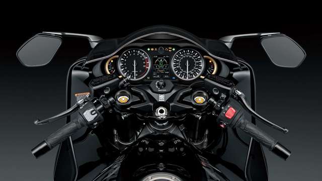 gsx1300rrqm2_cockpit.jpg