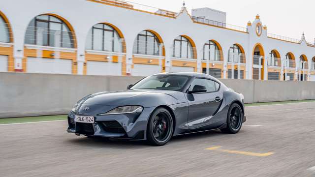 toyota-supra-3.0-manual-01.jpg