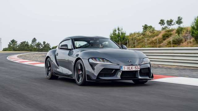 toyota-supra-3.0-manual-04.jpg