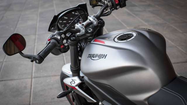 triumph-street-triple-rs-grips-goodwood-25022021.jpg