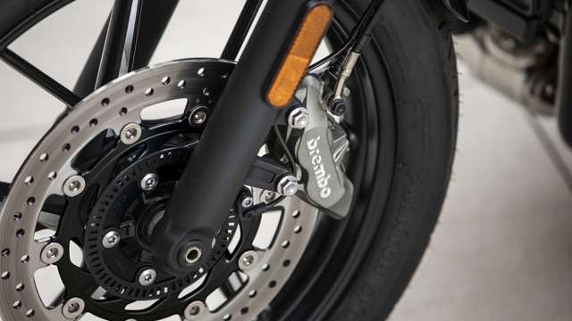 triumph-street-twin-brembo-brakes-goodwood-11082020.jpg