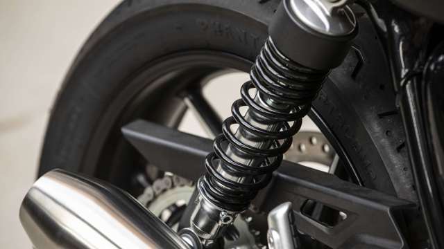 triumph-street-twin-suspension-goodwood-11082020.jpg