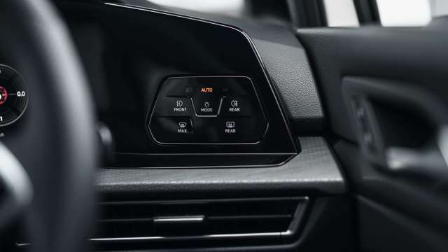 volkswagen-golf-gti-light-controls-goodwood-11022021.jpg