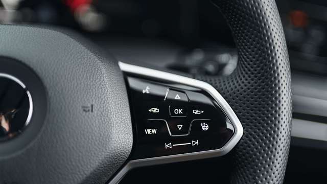 volkswagen-golf-gti-steering-wheel-goodwood-11022021.jpg