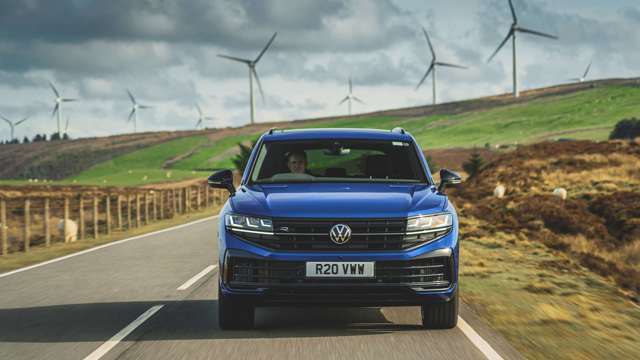 volkswagen-touareg-r-review-2023-goodwood-12.jpg