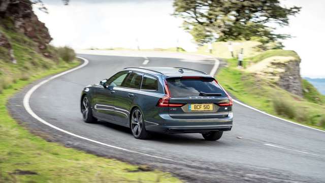 volvo-v90-recharge-review-goodwood-test-02.jpg