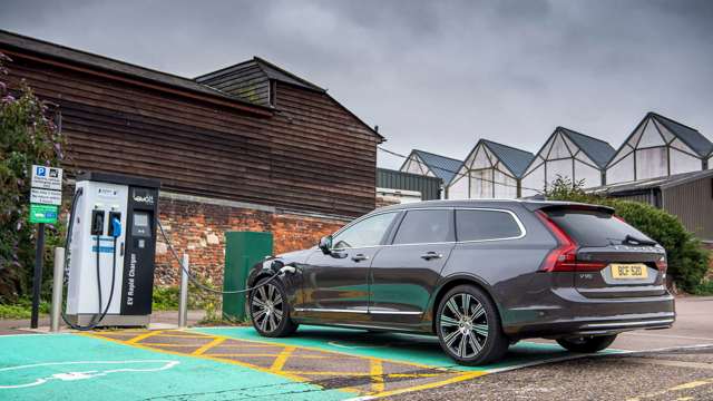 volvo-v90-recharge-review-goodwood-test-26.jpg