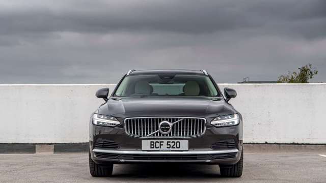 volvo-v90-recharge-review-goodwood-test-28.jpg